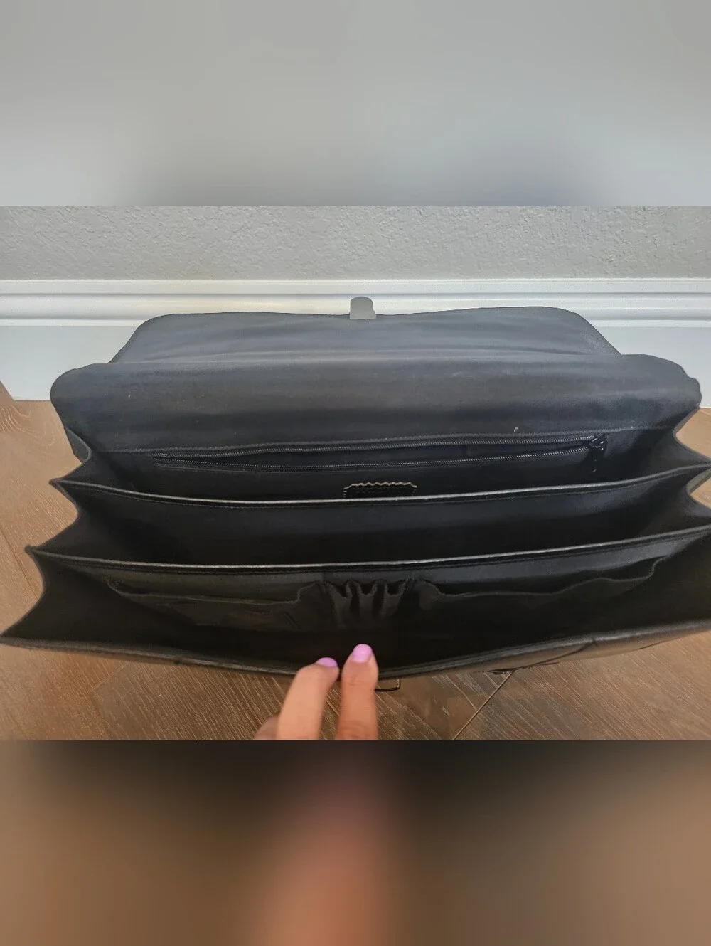 Classic Black Leather Briefcase With Shoulder Strap - Men Or Womens Work Bag